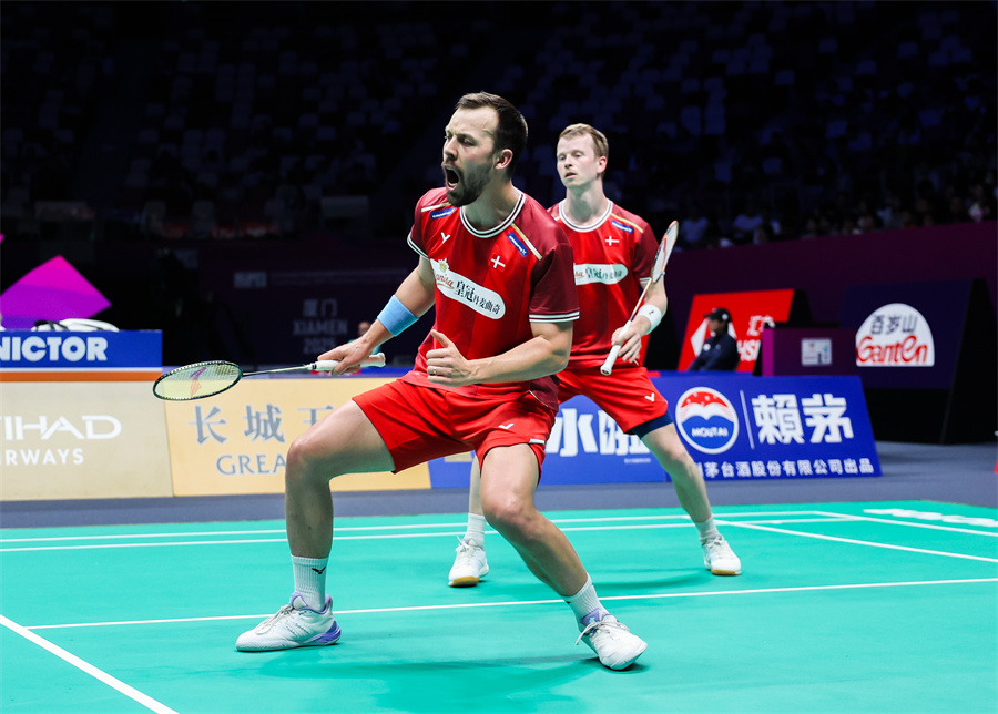 更加公正和 更加公正和